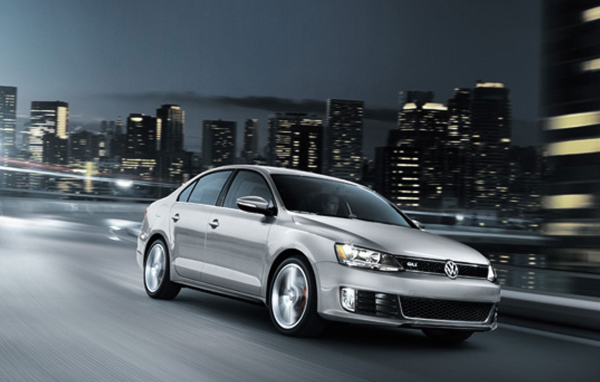 Красивый автомобиль Volkswagen Jetta