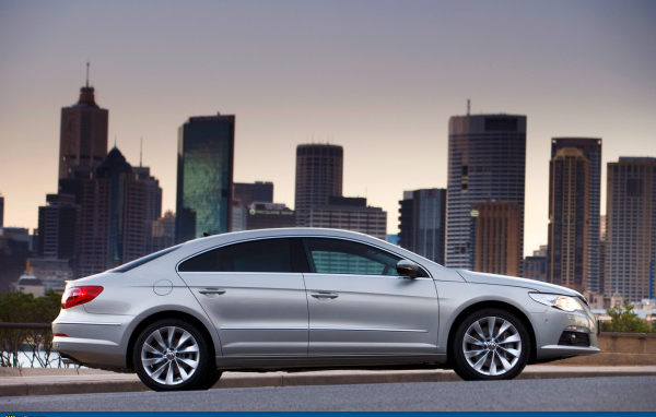 Красивый автомобиль Volkswagen Passat