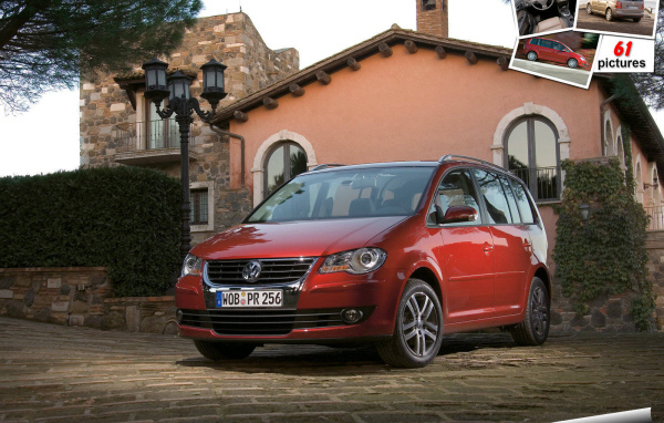 Автомобиль марки Volkswagen модели Touran