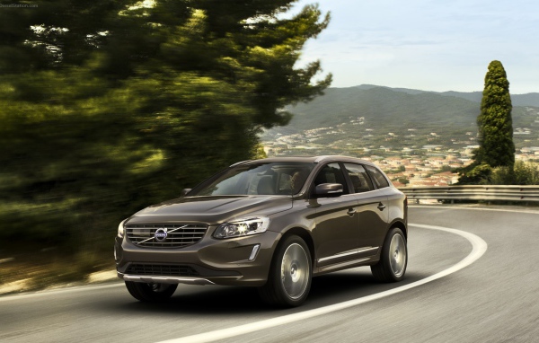 Красивый автомобиль Volvo xc60