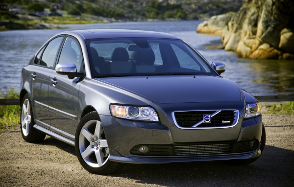 Тест драйв автомобиля Volvo s40