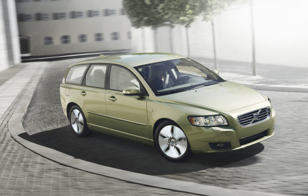 Новая машина Volvo v50