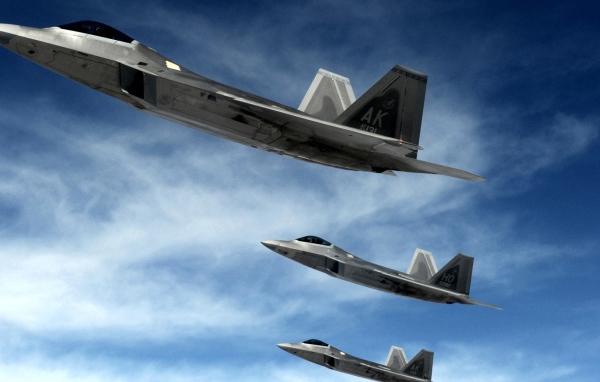 Хищные истребители F22 