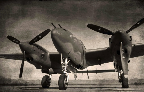 Самолет P-38