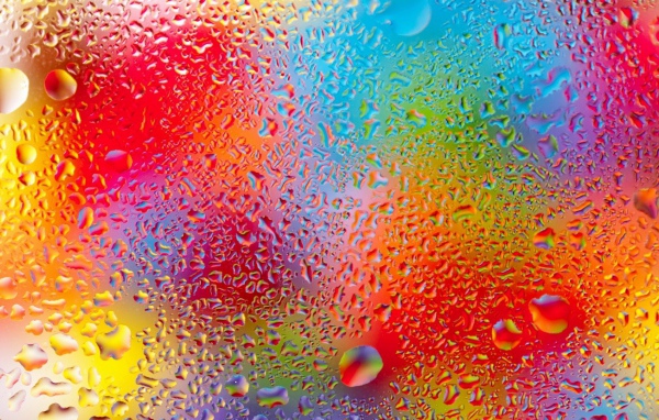 Kапли на радужном стекле