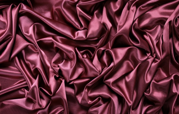 Красная ткань