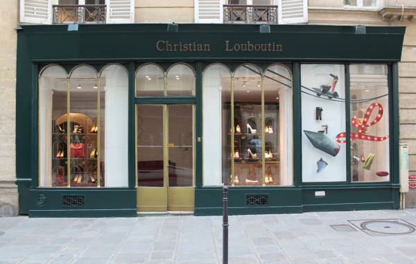Бутик Christian Louboutin