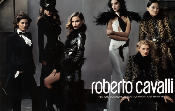 Модели в одежде Roberto Cavalli
