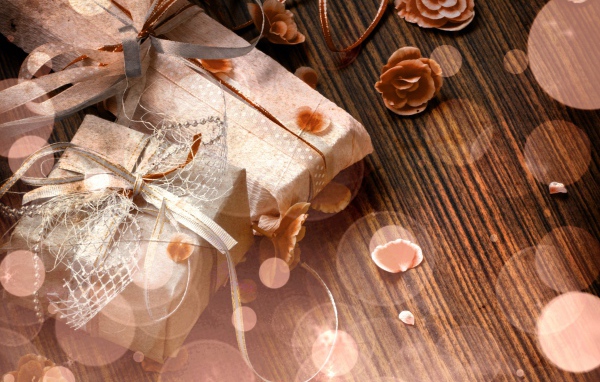 Коробки с подарками