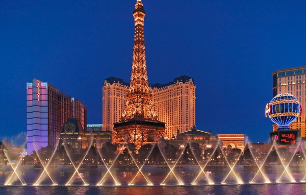 США Лас Вегас вечером
