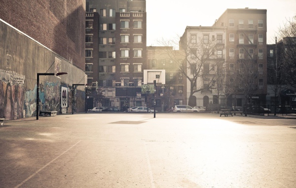 Спортивная площадка во дворе