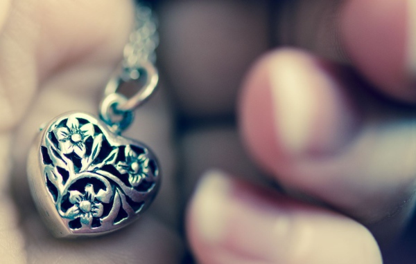 Амулет сердечко