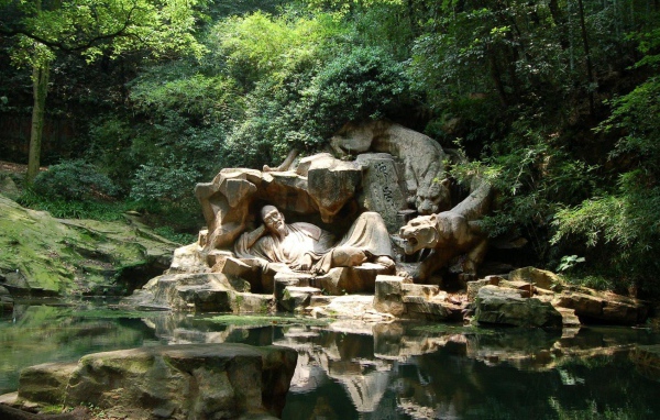 Будда у озера