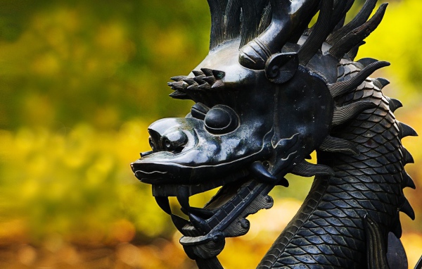 Статуя дракона