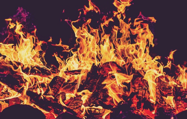 Пламя костра