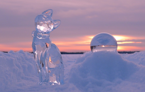 Ледяные скульптуры на закате