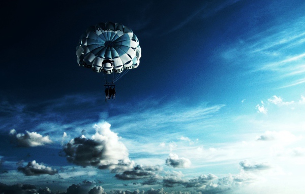 Парашют в небе