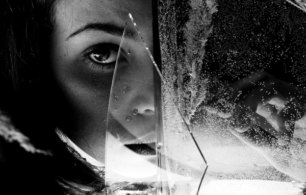 Разбитое стекло