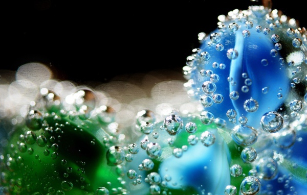 Пузырьки на воде