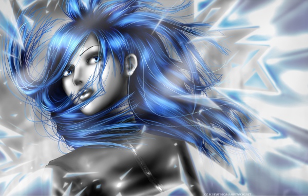 Женщина с синими волосами