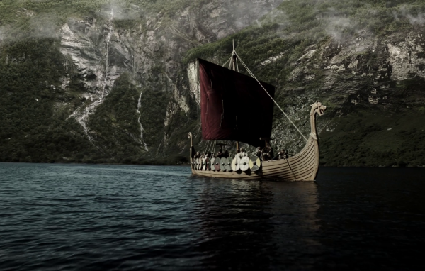 Красный парус корабля викингов