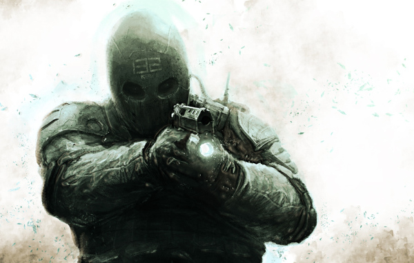 Солдат стреляет из пистолета