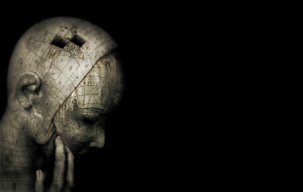 Голова на черном фоне