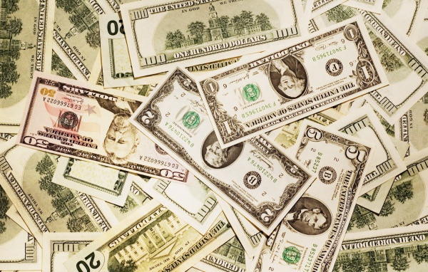 Разные номиналы долларов