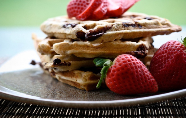 Оладьи с клубникой