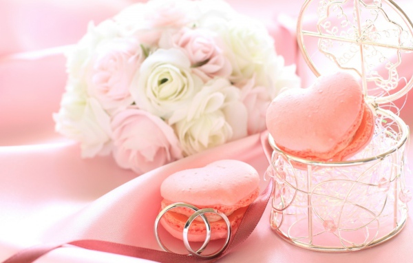 Розовое печенье на свадьбу