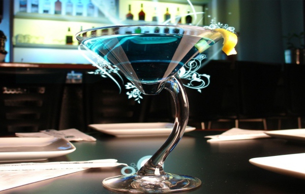 Оригинальный фужер с коктейлем