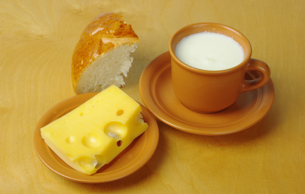 Чашка с молоком