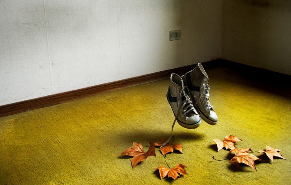 Летающие кеды