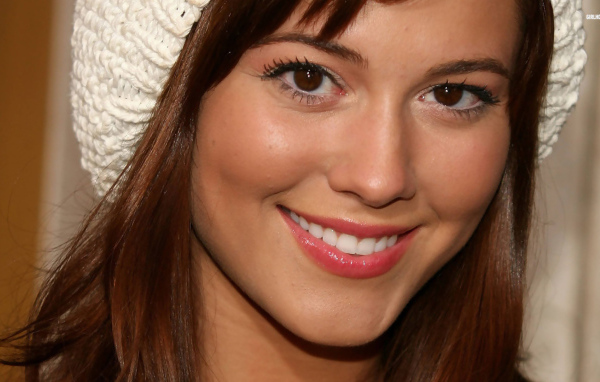 Очаровательная актриса Мэри Элизабет