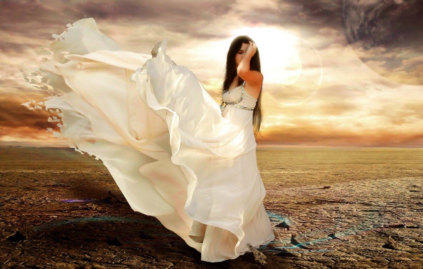 Фантастическое платье у девушки