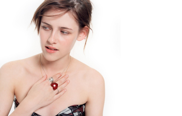 Популярная Кристен Стюарт из фильма Сумерки