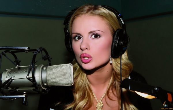 Модель Анна Семенович