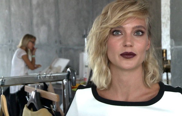 Очаровательная актриса Глюкоза