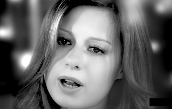 Популярная Юлия Савичева