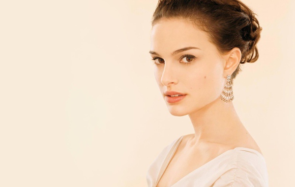 Очаровательная модель Натали Портман