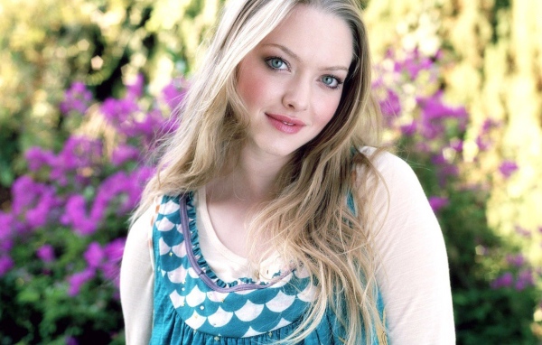 Красивая модель Аманда Сайфред