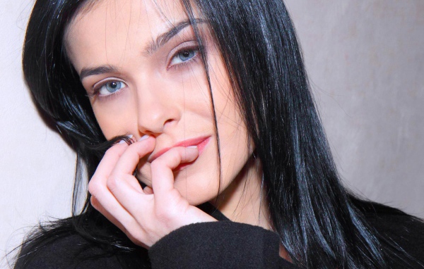 Популярная Елена Темникова