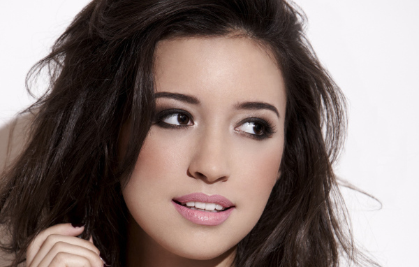 Популярная Кристиан Серратос