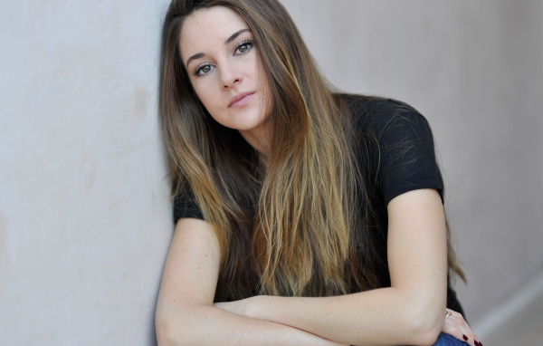 Очаровательная модель Шейлин Вудли