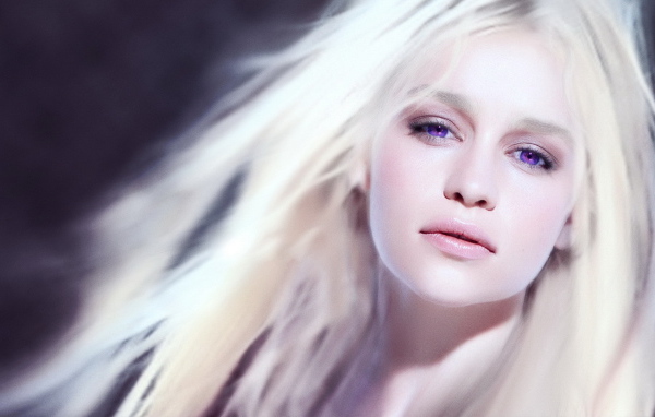 Знаменитая Эмилия Кларк