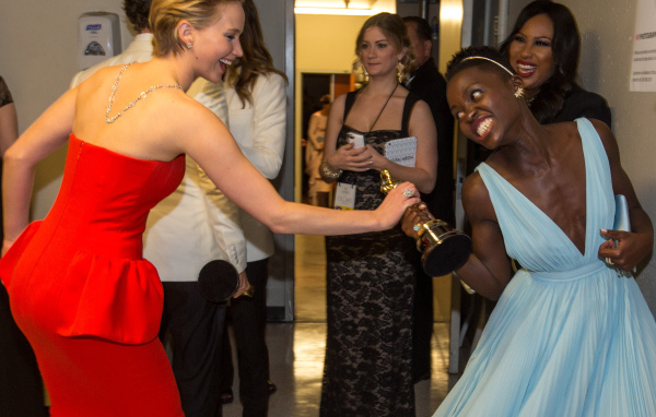 Очаровательная модель Лупита Нионго