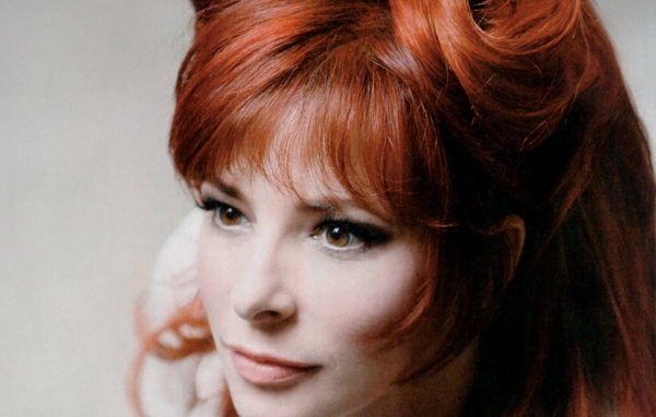 Популярная модель Милен Фармер