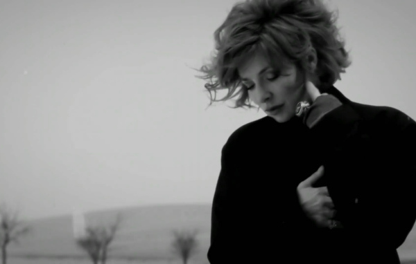 Очаровательная актриса Милен Фармер