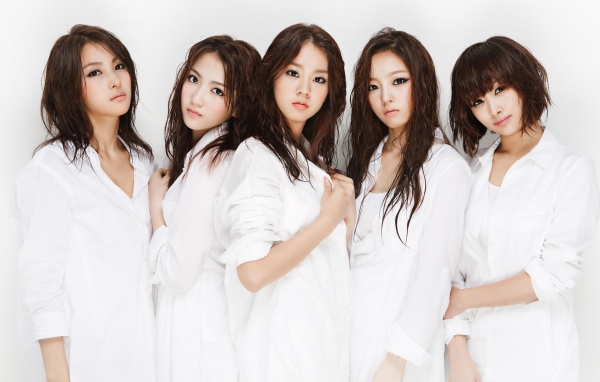 Японки в белом