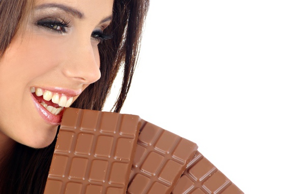 Девушка с шоколадом